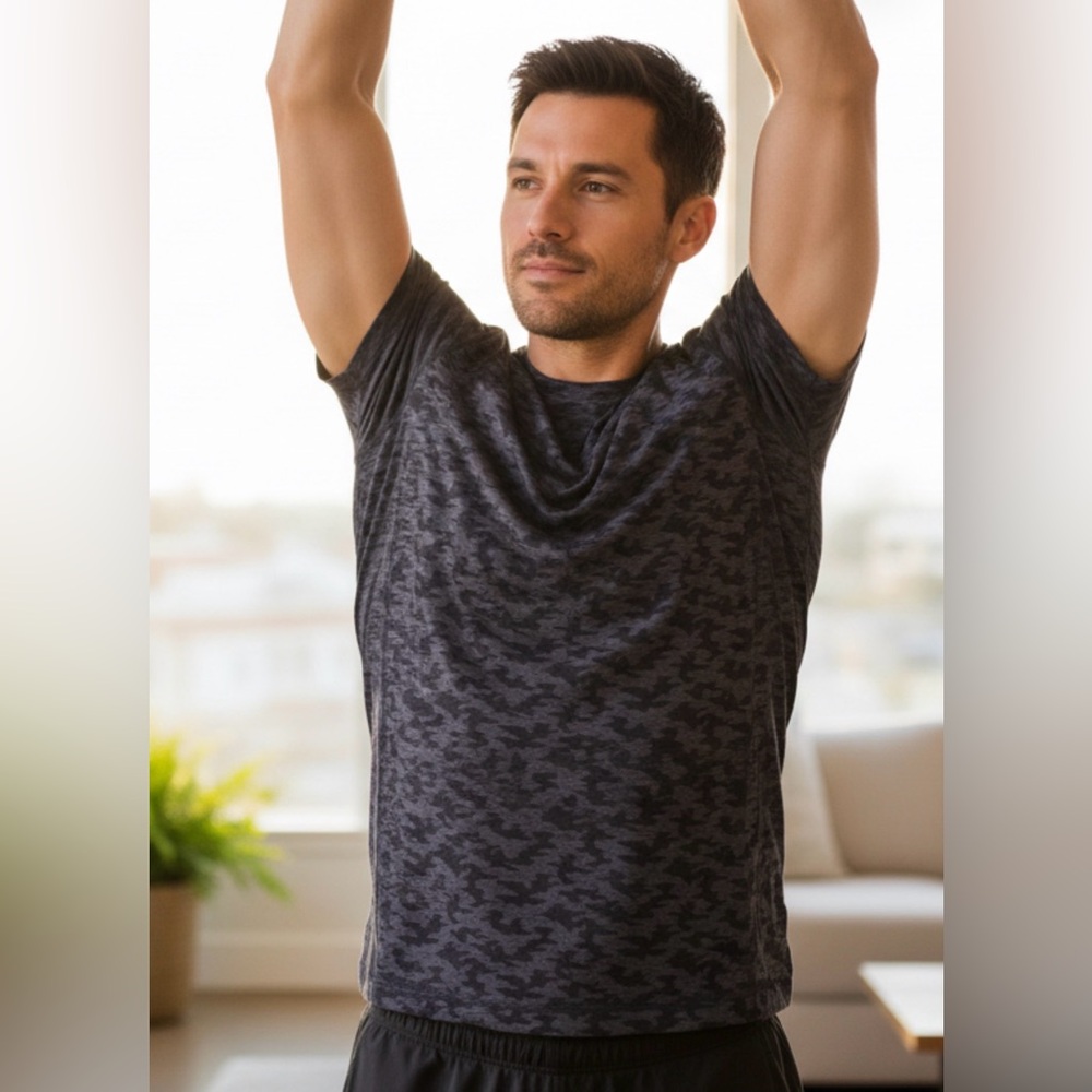 LULULEMON ATHLETA MENS Black/ Grey Camouflage style T-Shirt - Picture 1 of 5